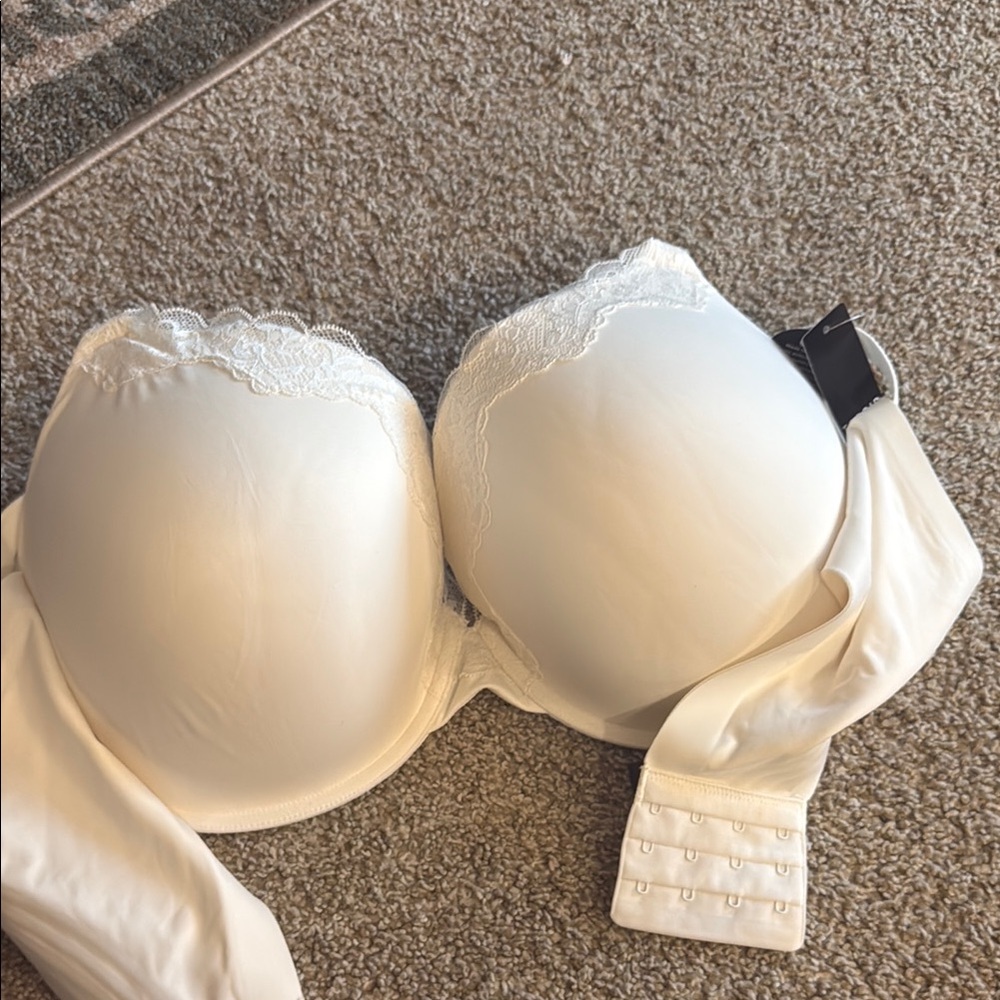 New Torrid cloud push up plunge 360• back smoothing bra size 44DD